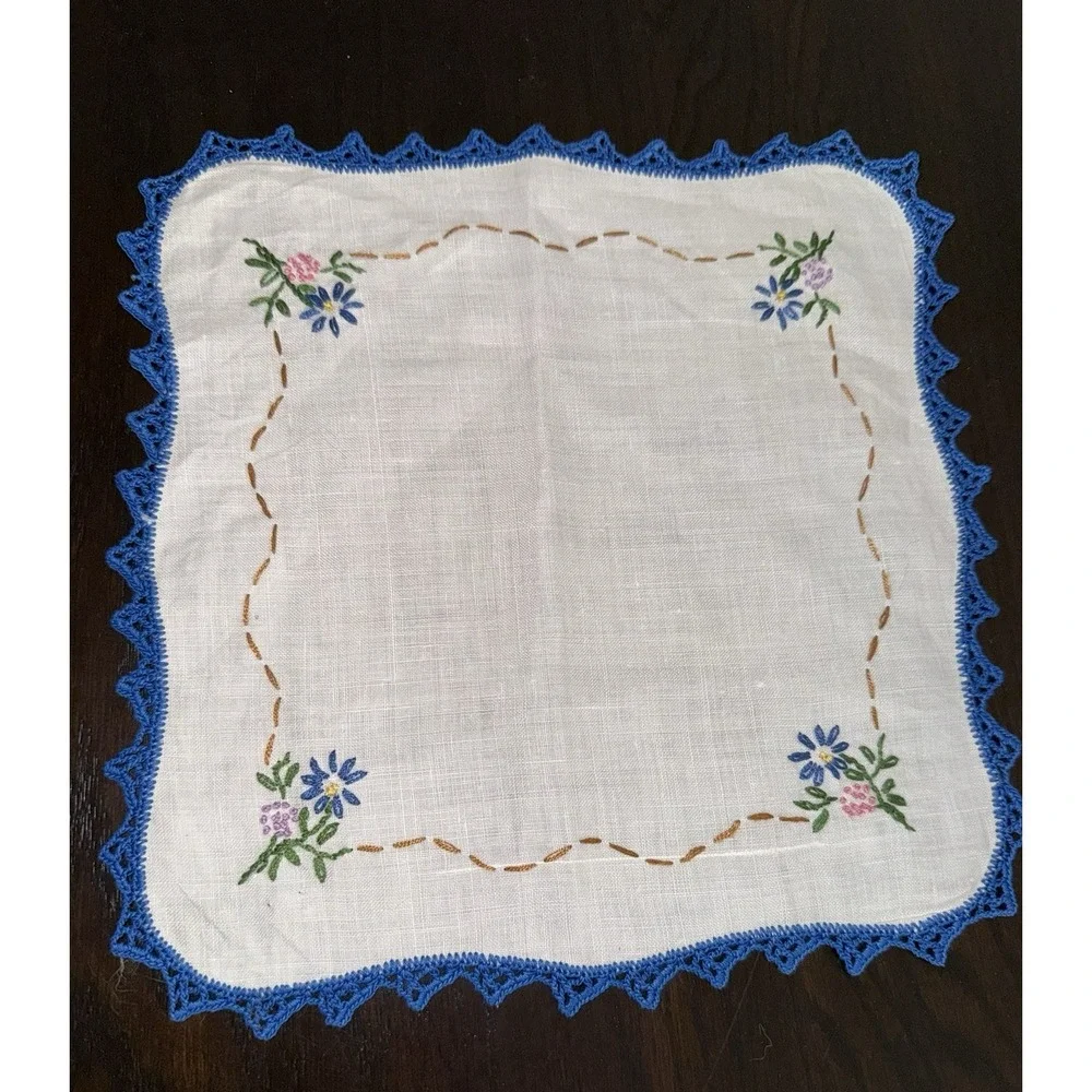 Vintage Embroidered Linen Doily 3 Pc w/ Crochet Trim Floral Dresser Scarf Runner